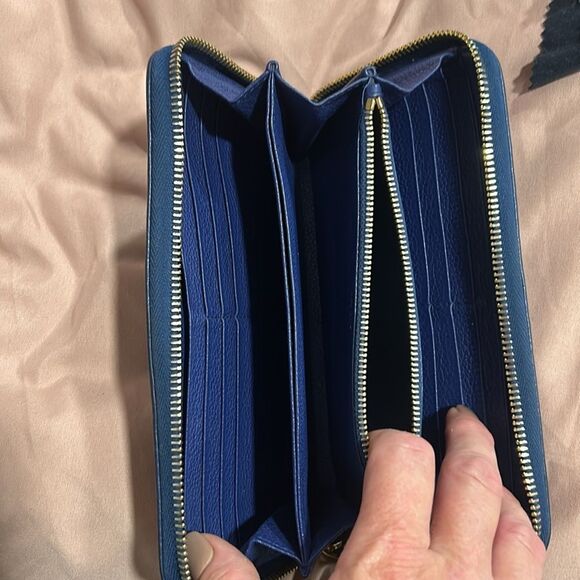 Authentic Prada Wallet - Picture 4 of 5